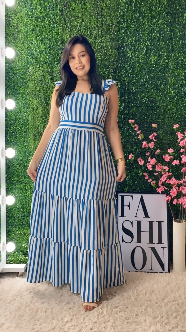 Vestido longo em listras