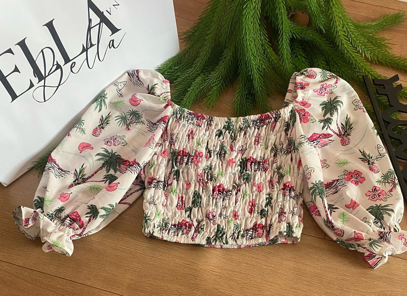 Cropped Luana
