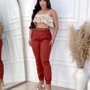 Calça Alfaiataria Modelo Cenoura com Cinto